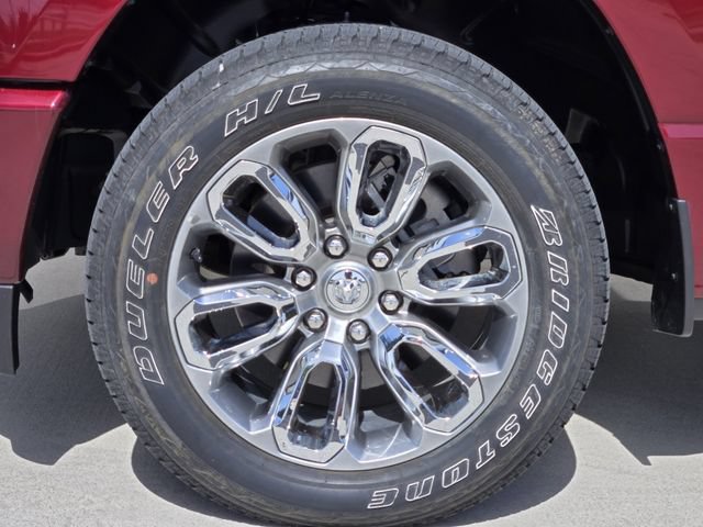 Used 2024 RAM 1500 Laramie AWD/4WD image 14