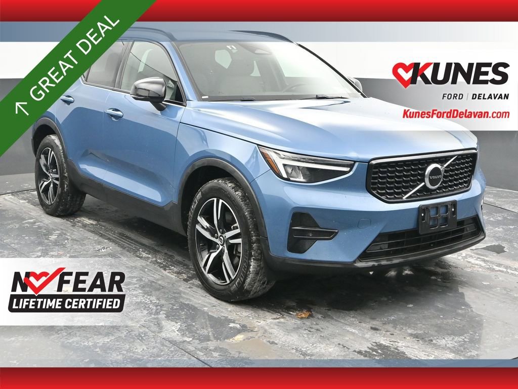 Used 2024 Volvo XC40 B5 Core