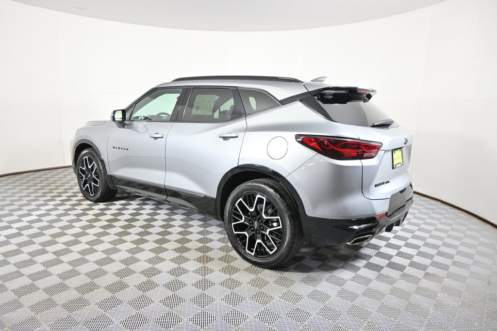 Used 2023 Chevrolet Blazer RS w/ Driver Confidence II Package AWD/4WD image 4