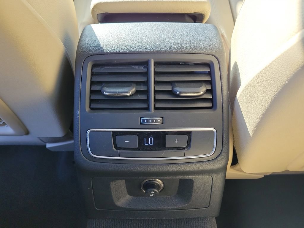 Used 2017 Audi A4 2.0T Premium image 14