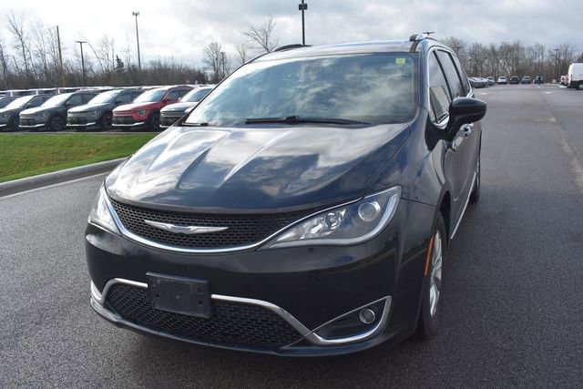 Used 2018 Chrysler Pacifica Touring-L Plus image 7