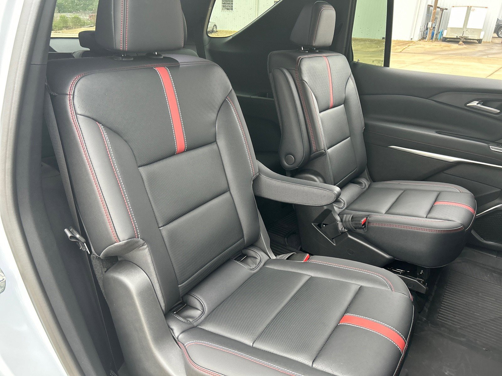 New 2026 Chevrolet Traverse RS w/ LPO, Floor Liner Package FWD image 18