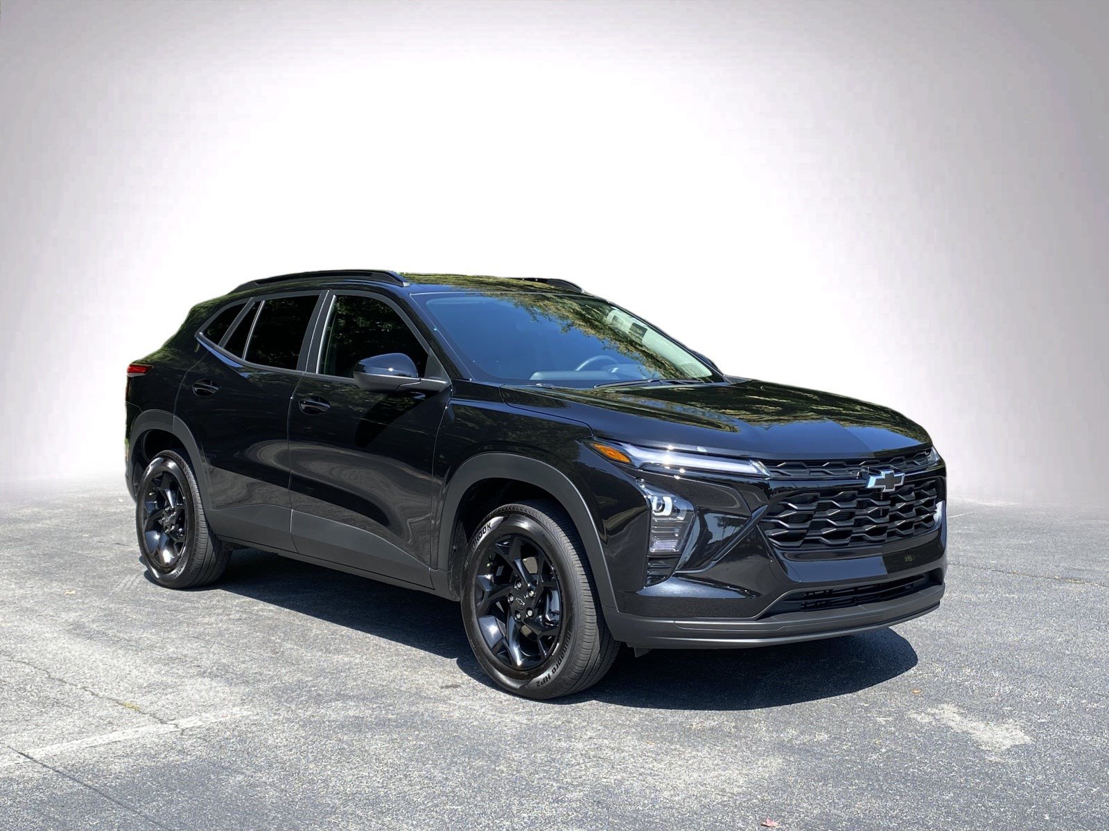 Used 2026 Chevrolet Trax LT w/ Midnight Edition FWD video 2