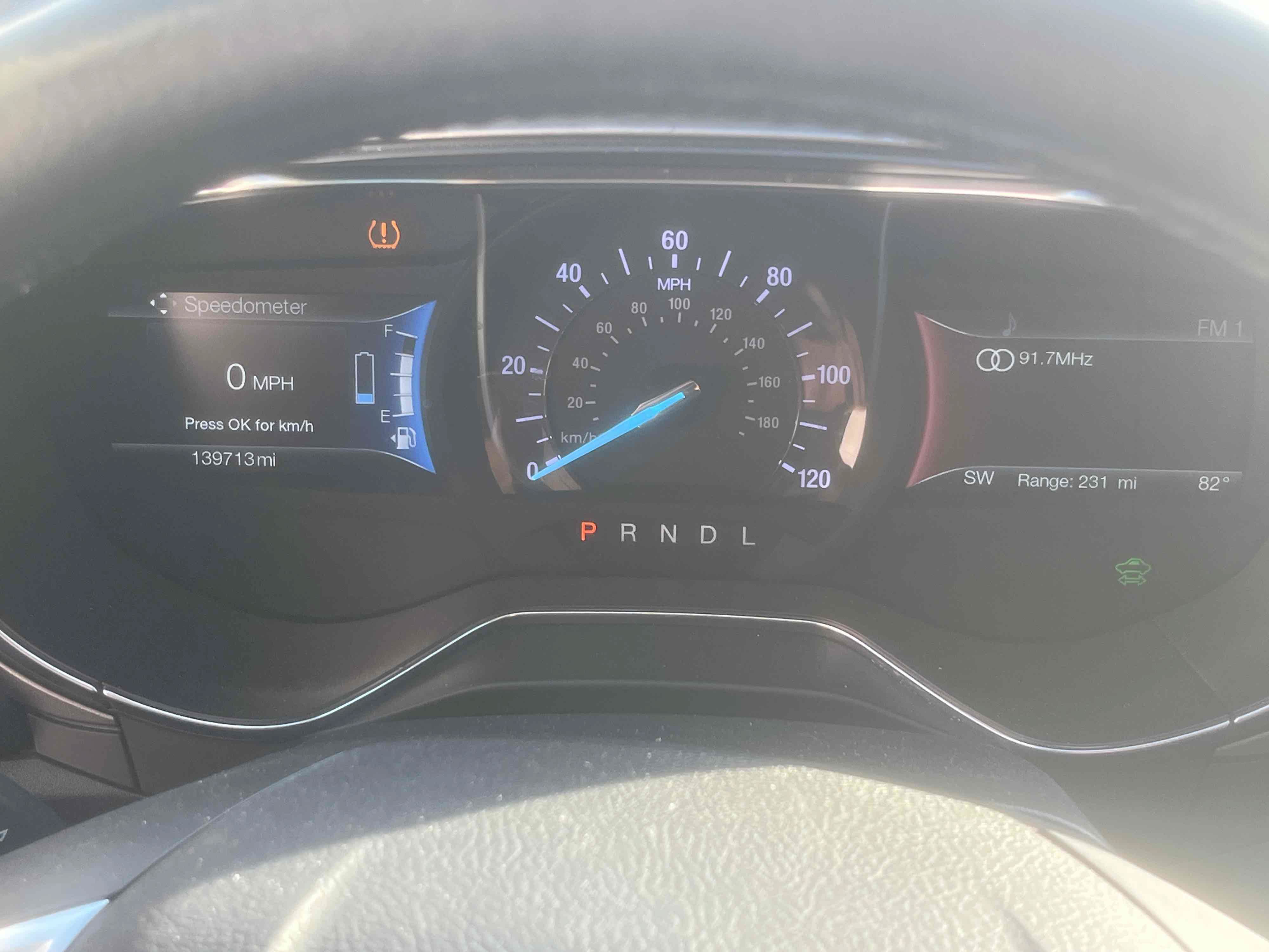Used 2017 Ford Fusion SE w/ Equipment Group 602A FWD image 16