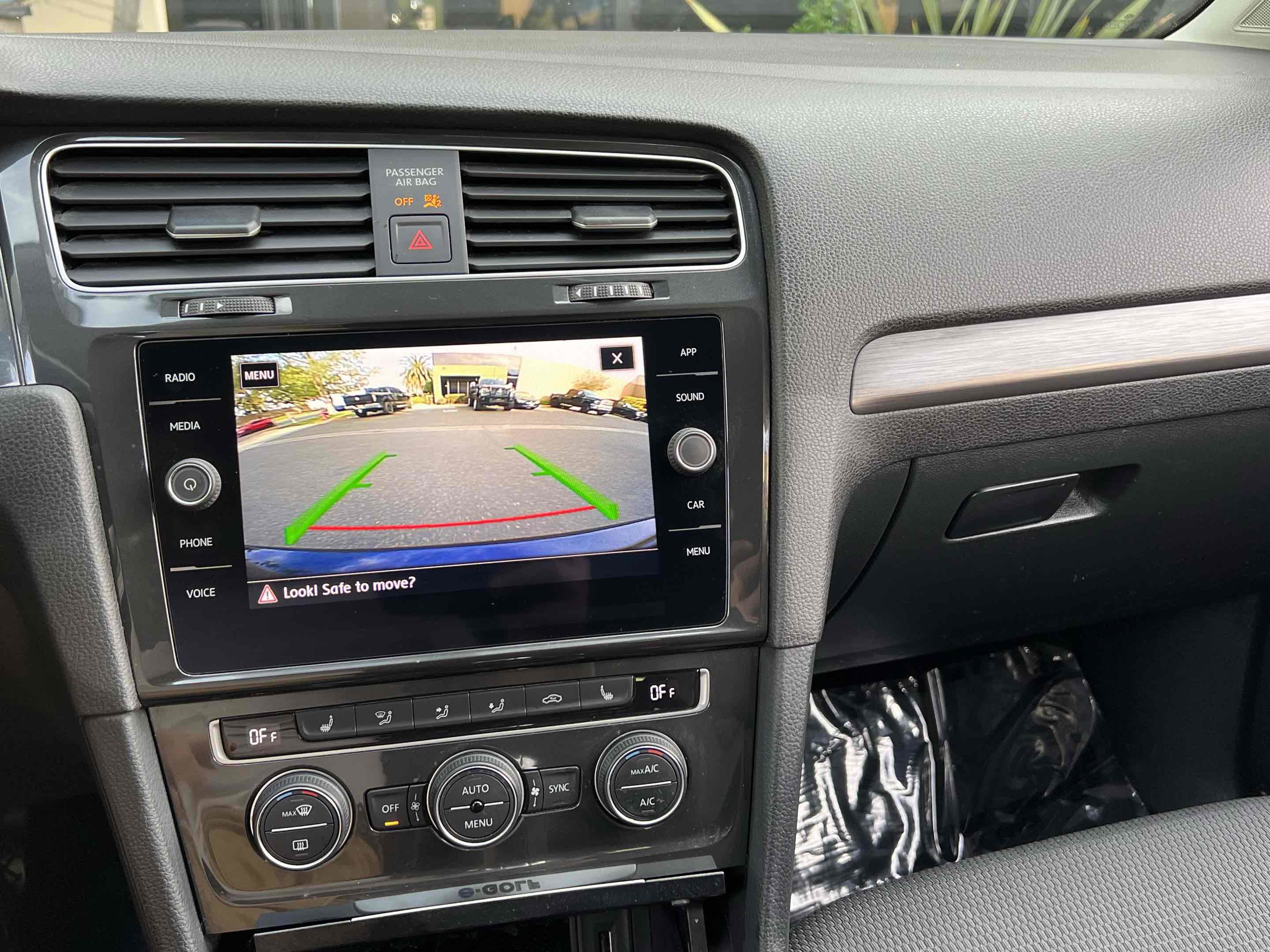 Used 2019 Volkswagen e-Golf SE w/ Driver Assistance Package image 6