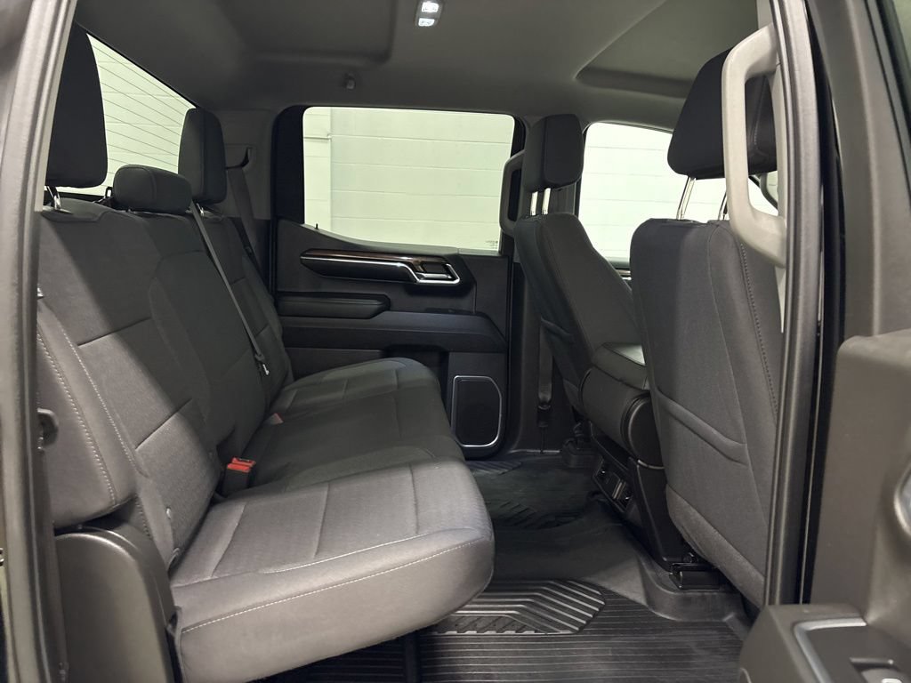 Used 2023 Chevrolet Silverado 1500 LT AWD/4WD image 3