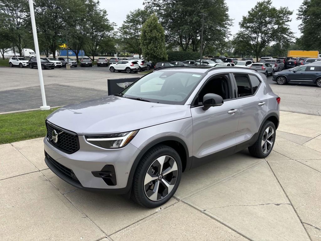 New 2026 Volvo XC40 B5 Plus w/ Protection Package Premier image 3