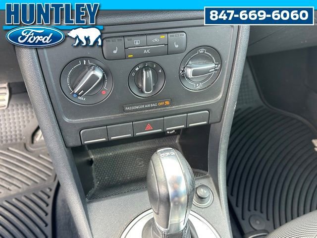 Used 2014 Volkswagen Beetle R-Line FWD image 20
