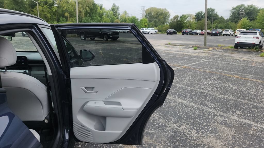 Used 2025 Hyundai Kona SEL AWD/4WD image 12