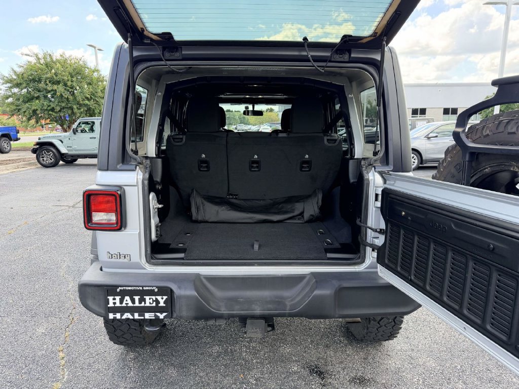 Used 2022 Jeep Wrangler Unlimited Sport AWD/4WD image 11