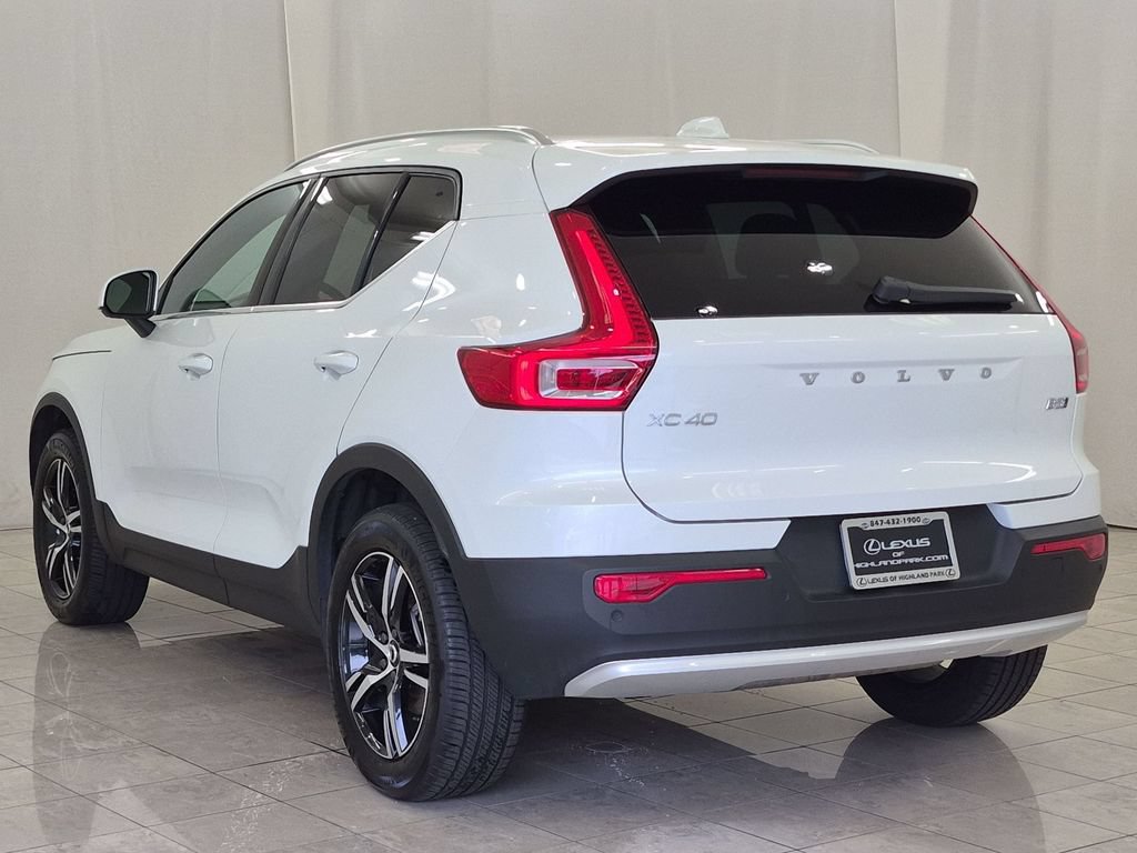Used 2025 Volvo XC40 B5 Core AWD/4WD image 6