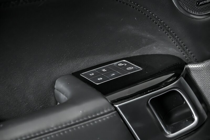 Used 2019 Land Rover Range Rover Sport HSE AWD/4WD image 16