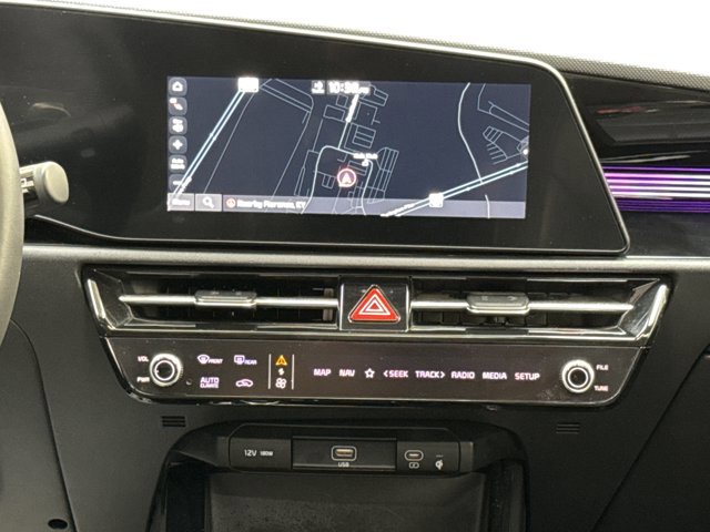 Used 2023 Kia Niro SX image 25