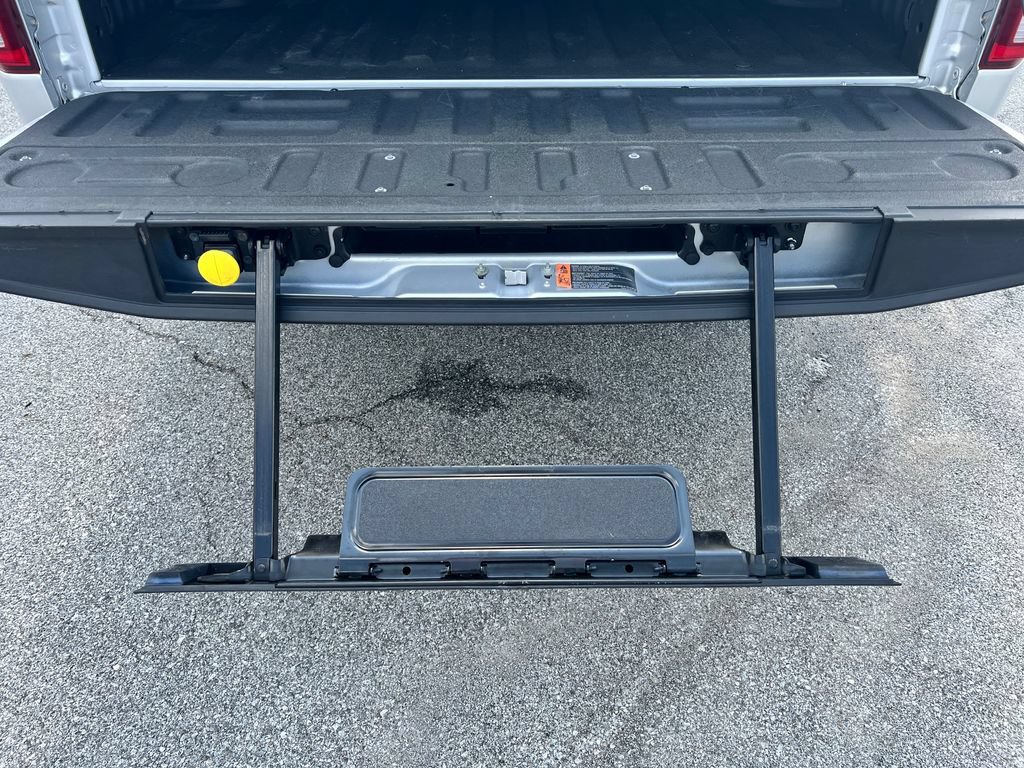 Used 2019 Ford F150 Lariat w/ Equipment Group 502A Luxury AWD/4WD image 44