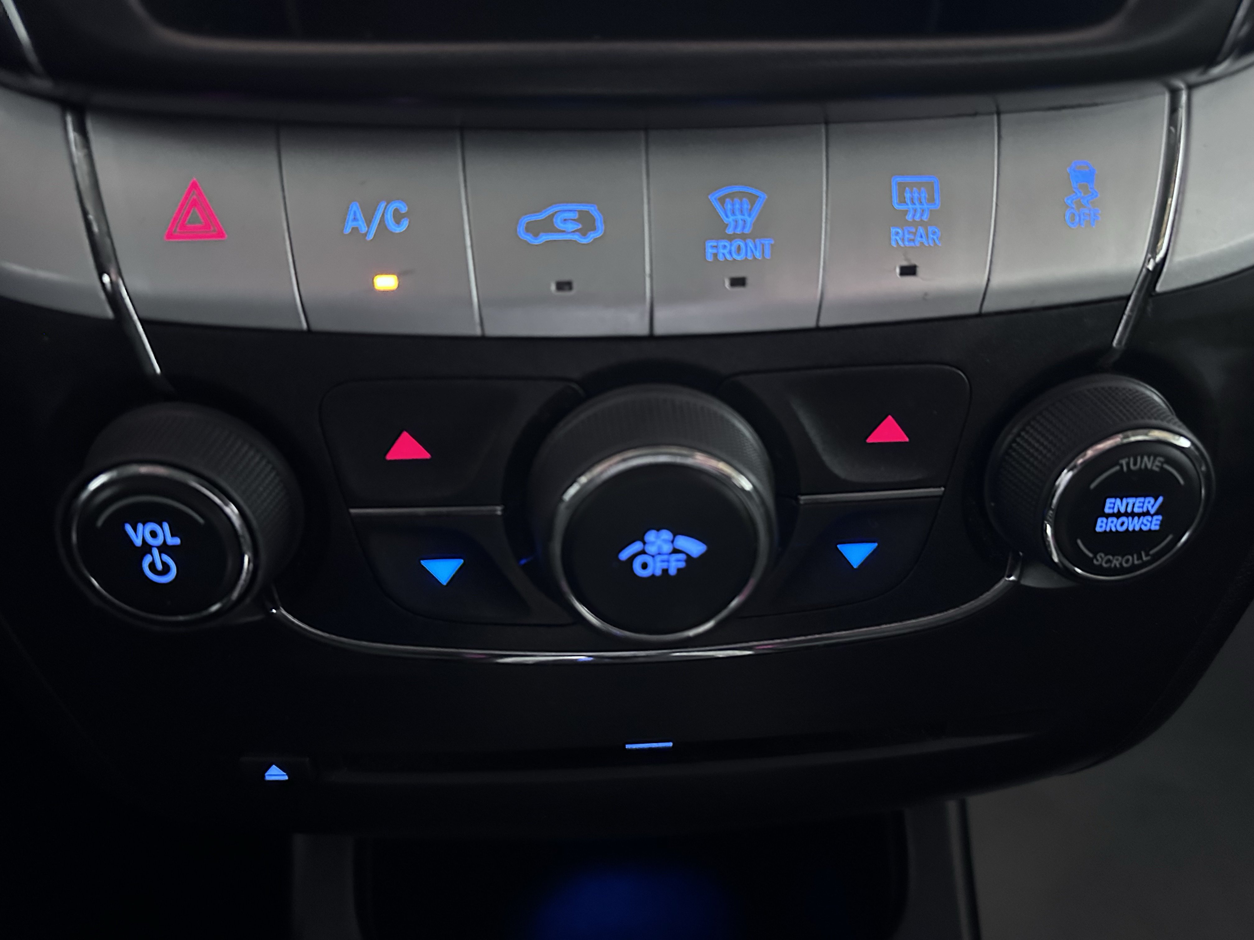 Used 2019 Dodge Journey SE FWD image 43