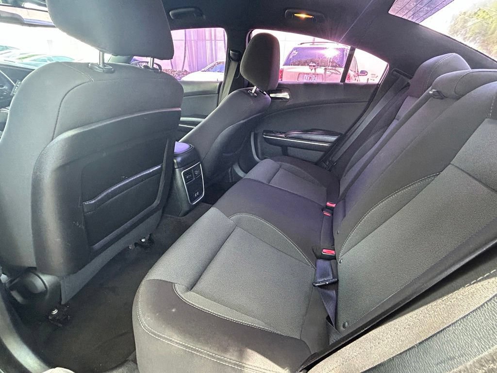 Used 2017 Dodge Charger SE RWD image 38