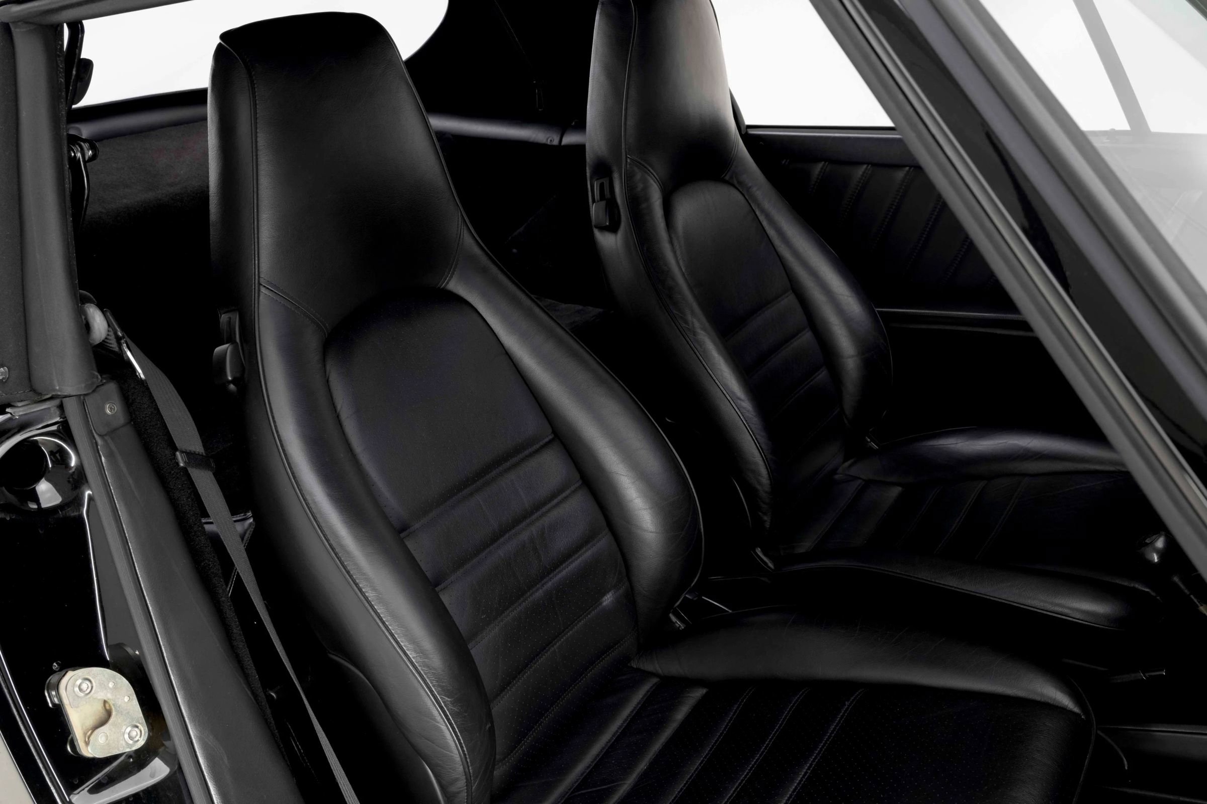 Used 1987 Porsche 911 Carrera RWD image 15