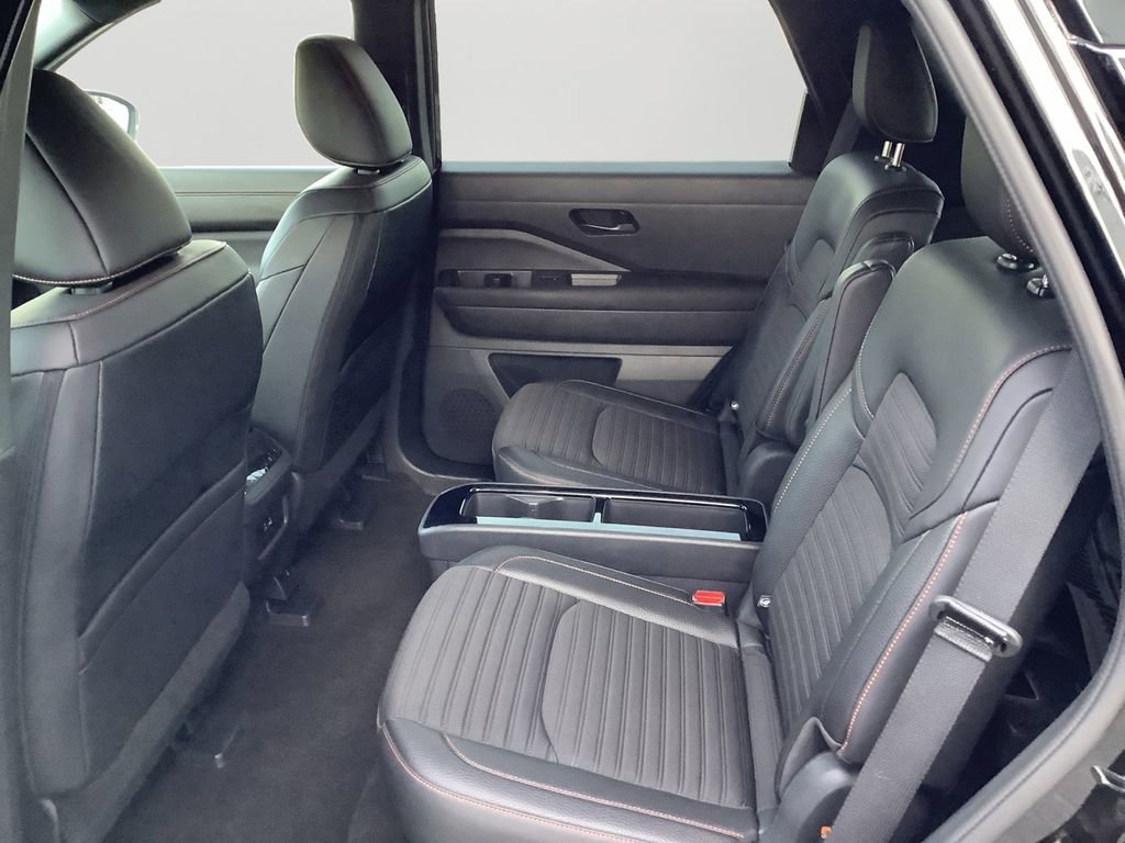 Used 2025 Nissan Pathfinder Rock Creek image 15