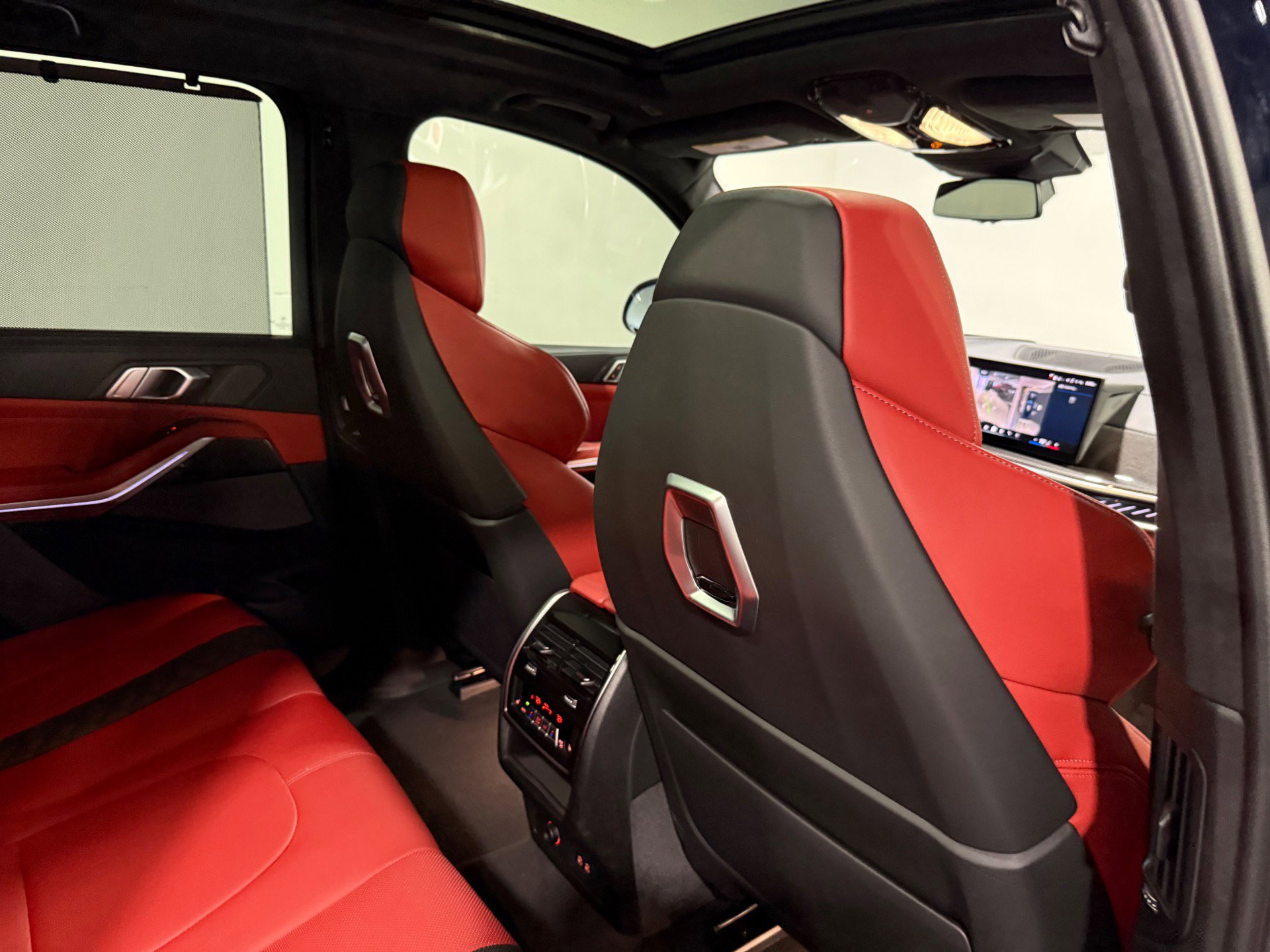 Used 2025 BMW X5 M Competition w/ Executive Package image 72