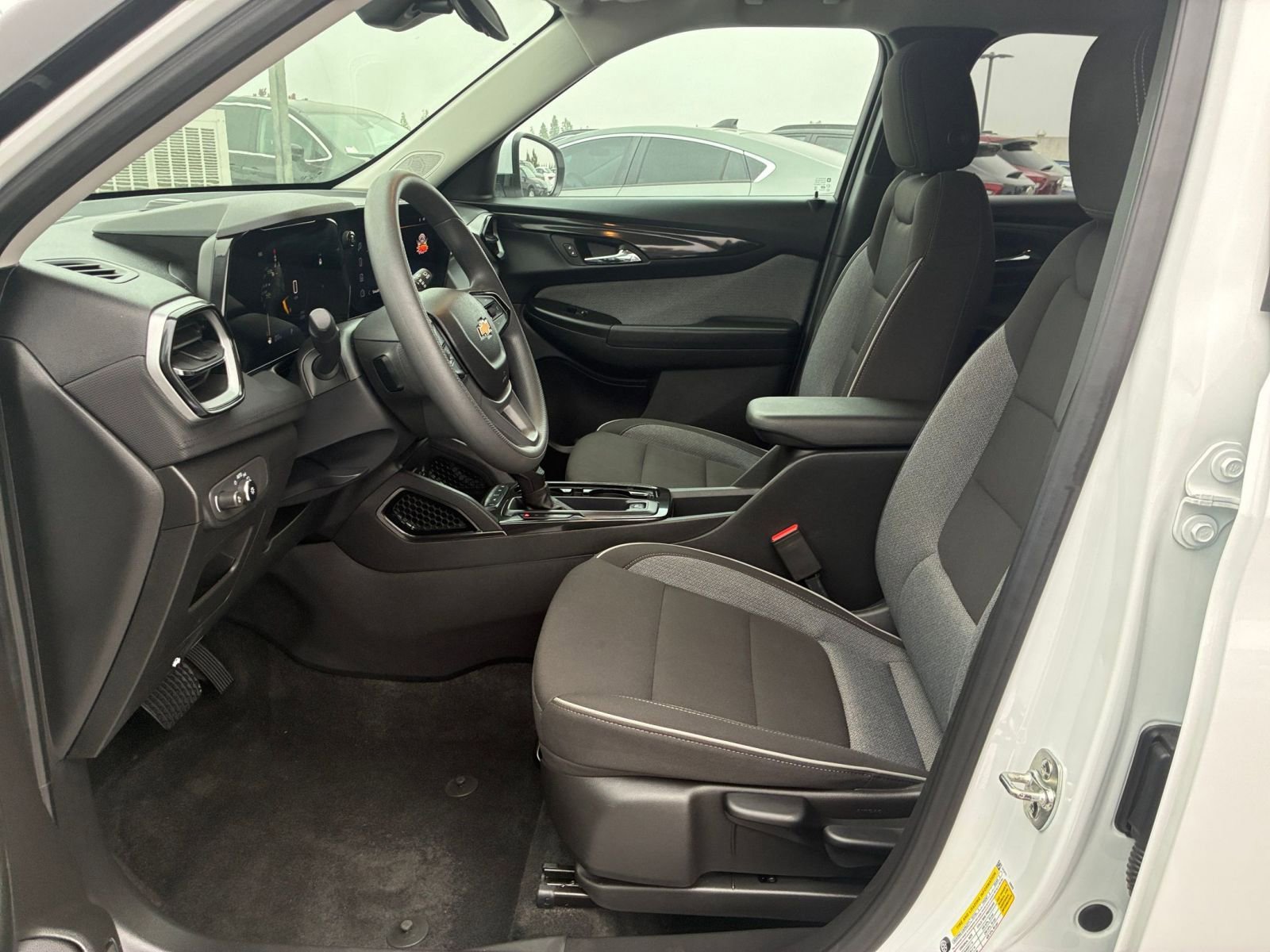 Used 2025 Chevrolet TrailBlazer LT image 24