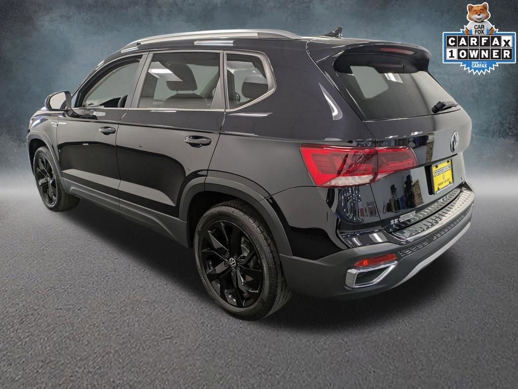 Used 2022 Volkswagen Taos SE w/ Panoramic Sunroof Package image 7