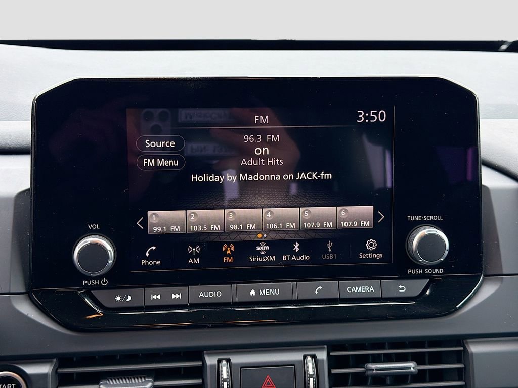 Used 2024 Nissan Pathfinder S image 29