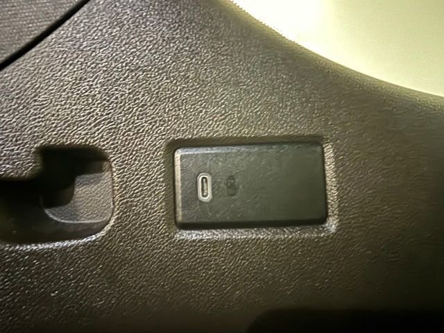 Used 2021 Chevrolet Tahoe LT w/ LT Signature Package image 12