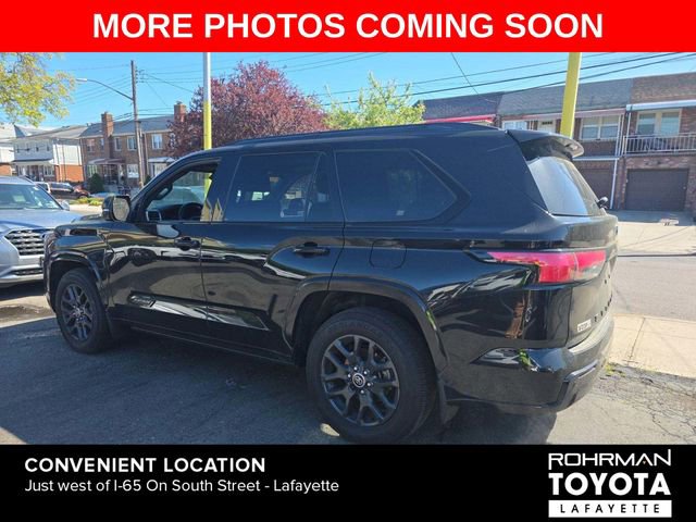 Used 2023 Toyota Sequoia Platinum AWD/4WD image 2