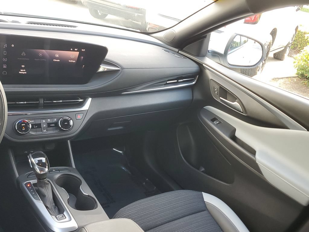 Certified 2024 Buick Envista Preferred w/ Advanced Safety Package FWD image 20