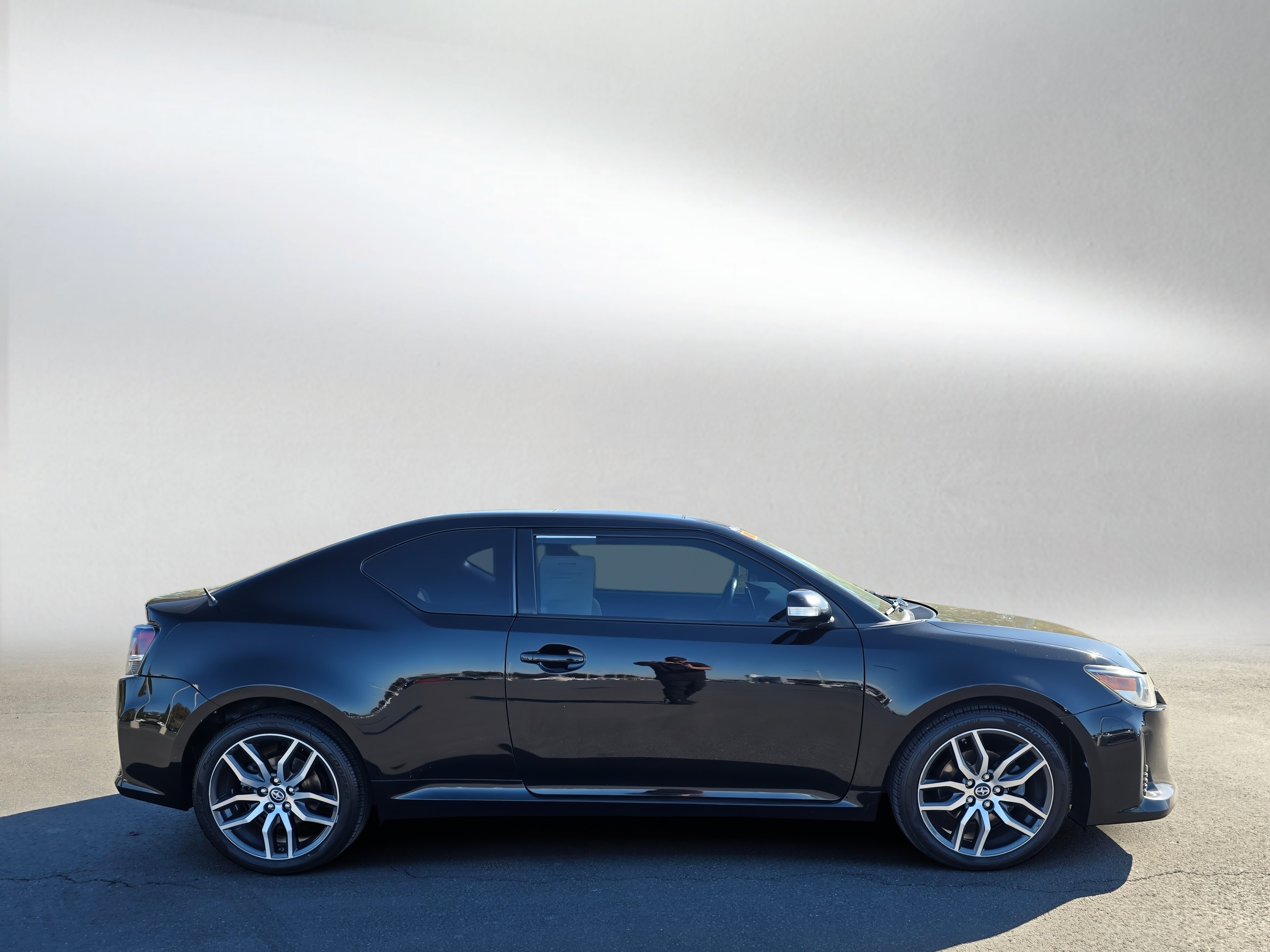 Used 2015 Scion tC FWD image 6