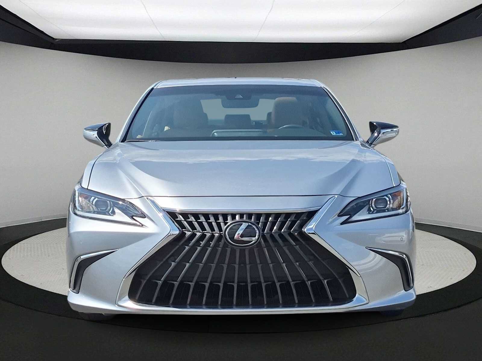 Used 2024 Lexus ES 350 w/ Premium Package FWD image 3