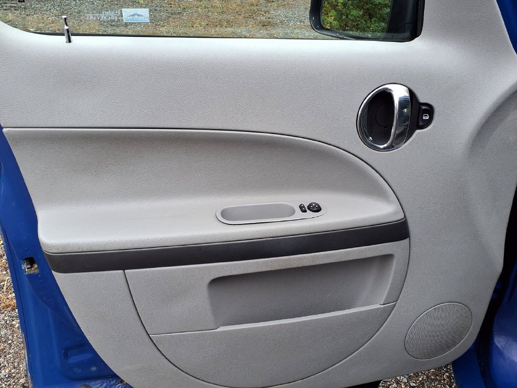 Used 2008 Chevrolet HHR LS FWD image 12