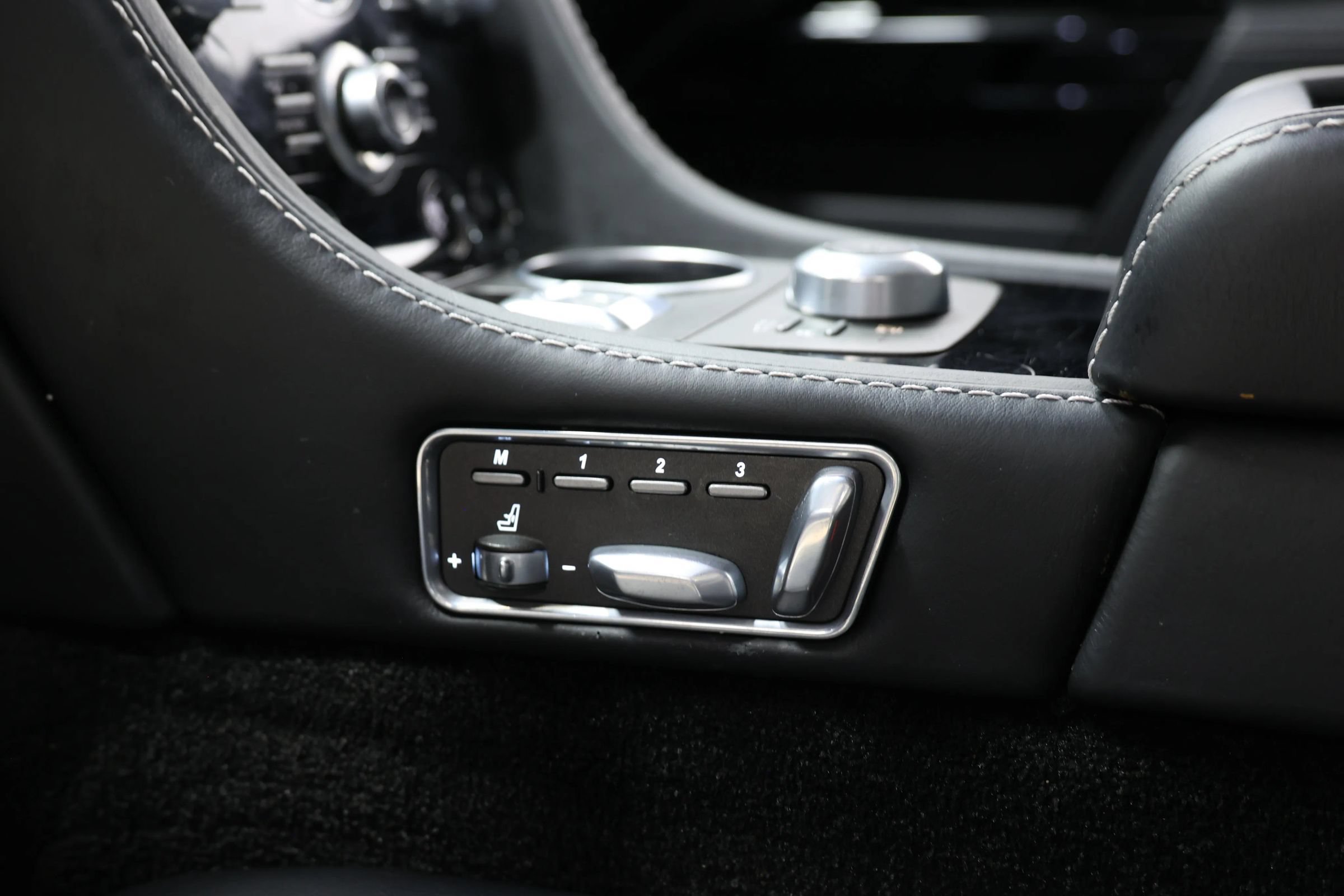 Used 2014 Aston Martin Rapide S RWD image 27
