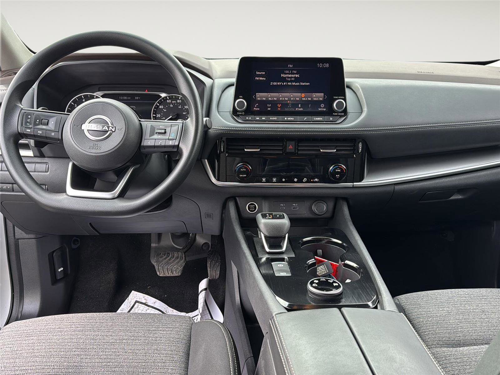 Used 2022 Nissan Rogue SV image 27