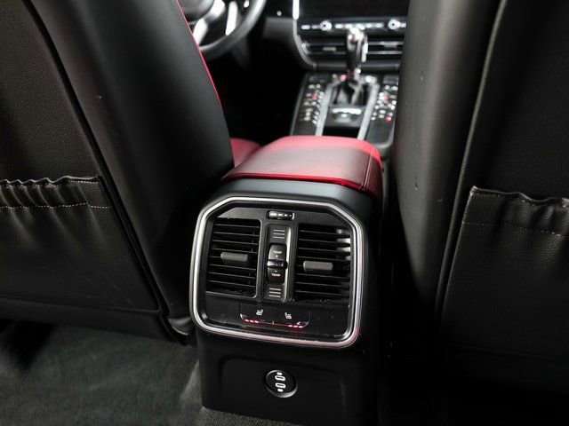 Certified 2020 Porsche Macan AWD/4WD image 27
