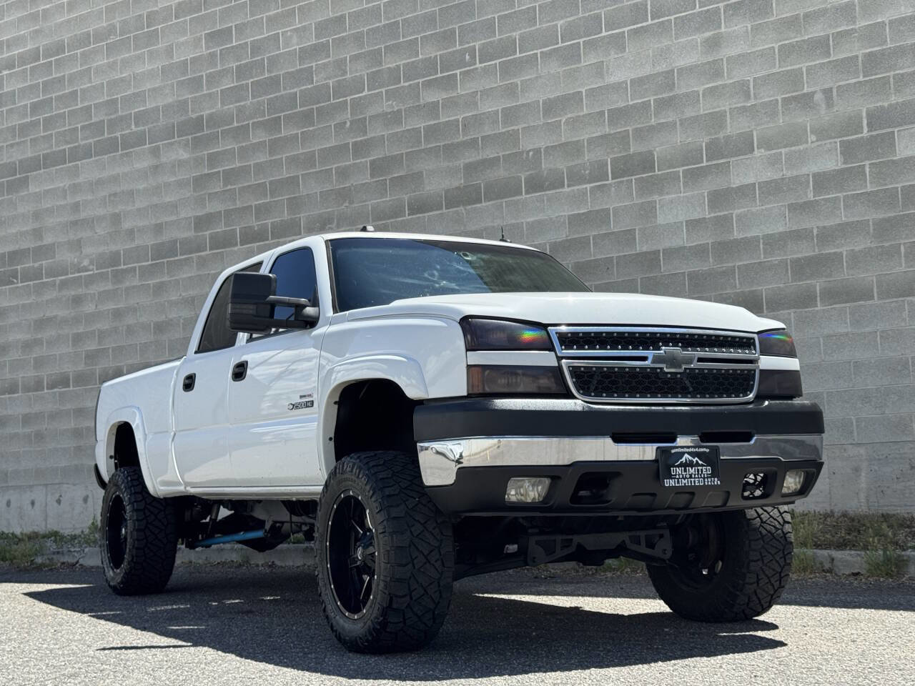 Used 2005 Chevrolet Silverado 2500 LT w/ Heavy-Duty Power Package