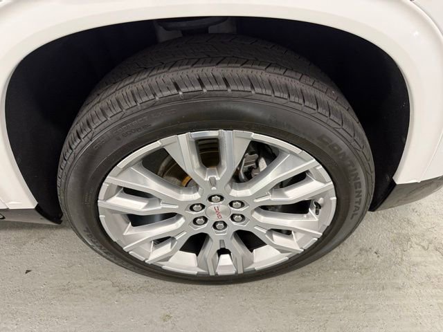 Used 2024 GMC Acadia Denali w/ Super Cruise Package FWD image 3