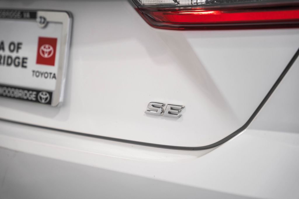 Used 2025 Toyota Camry SE image 7