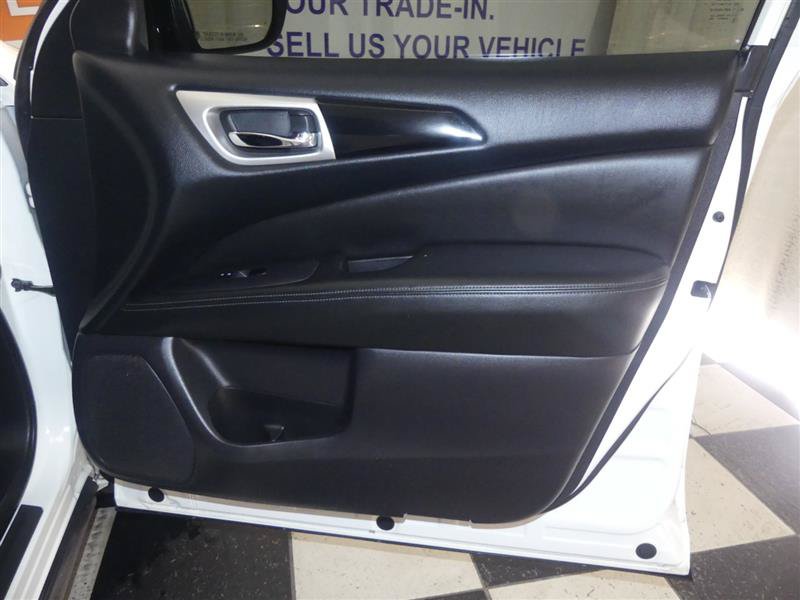 Used 2018 Nissan Pathfinder S AWD/4WD image 24