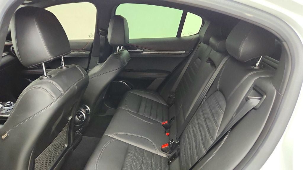Used 2023 Alfa Romeo Stelvio Estrema AWD/4WD image 22