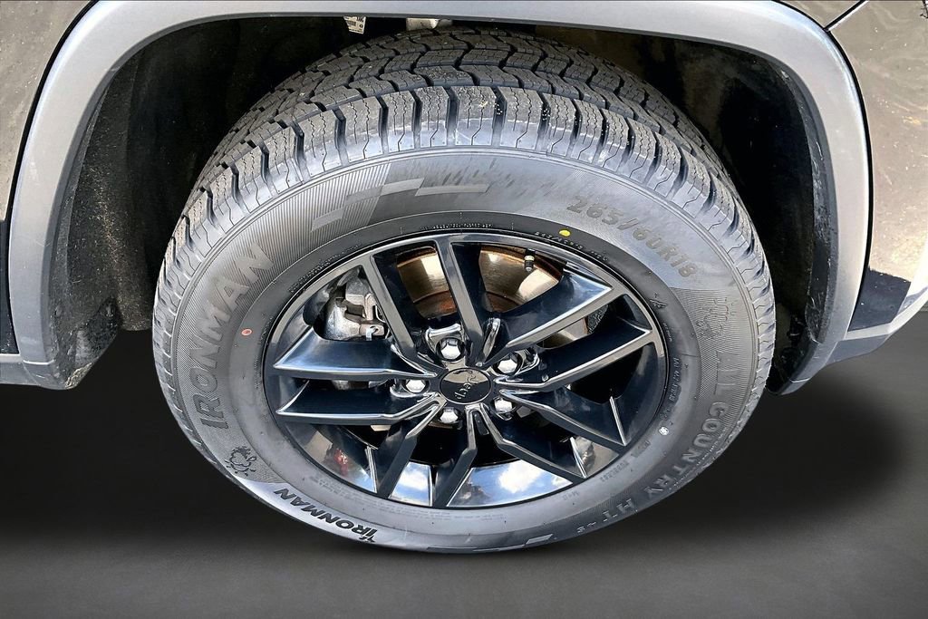 Used 2019 Jeep Grand Cherokee Limited AWD/4WD image 32