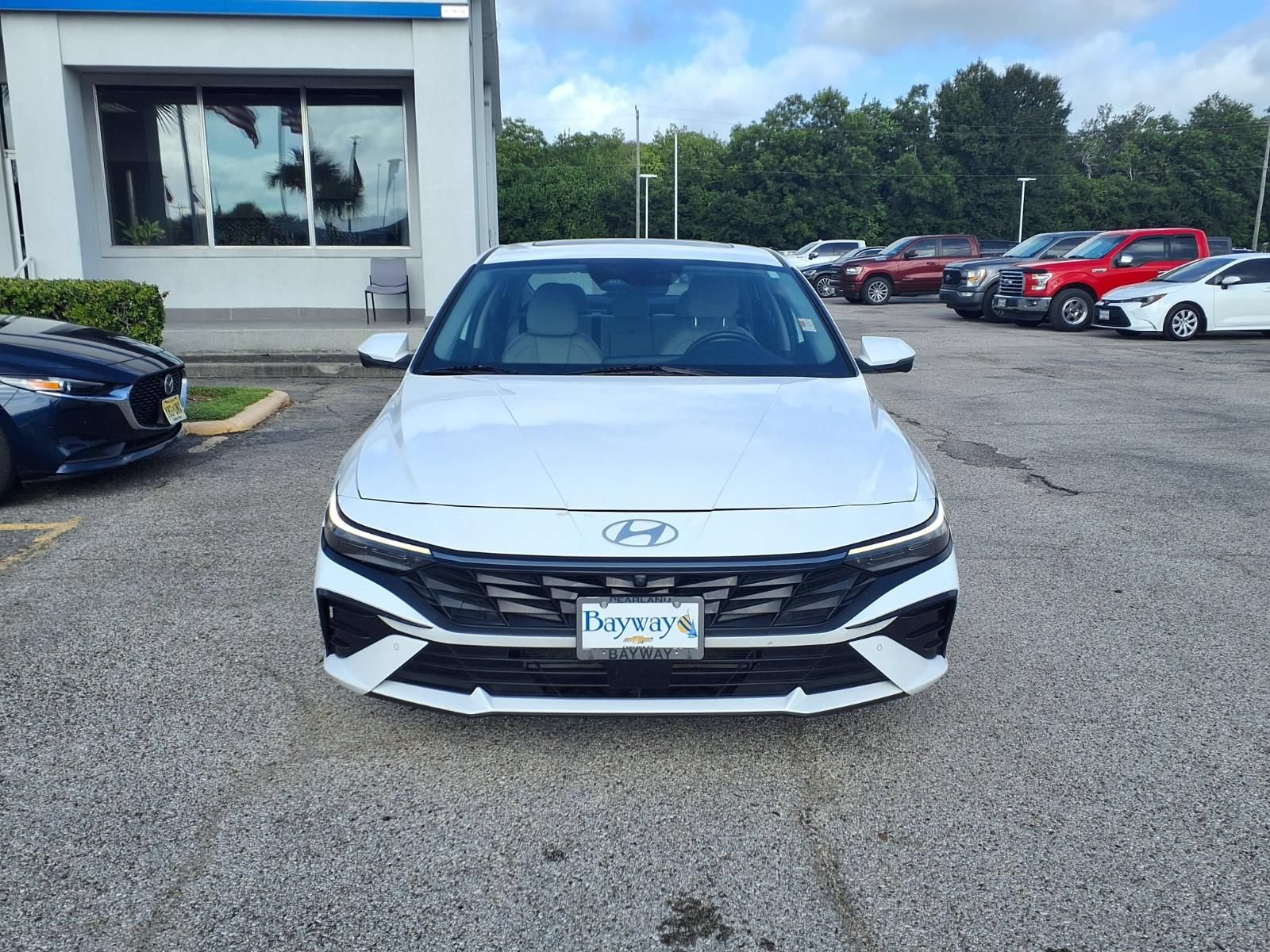 Used 2024 Hyundai Elantra Limited FWD image 19