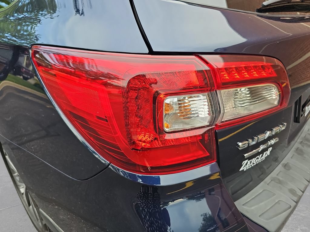 Used 2018 Subaru Outback 3.6R Touring w/ Popular Package #3 AWD/4WD image 35