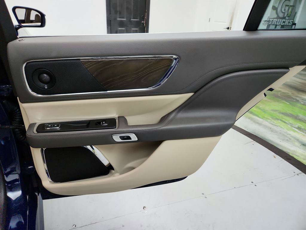 Used 2018 Lincoln Continental Reserve AWD/4WD image 28