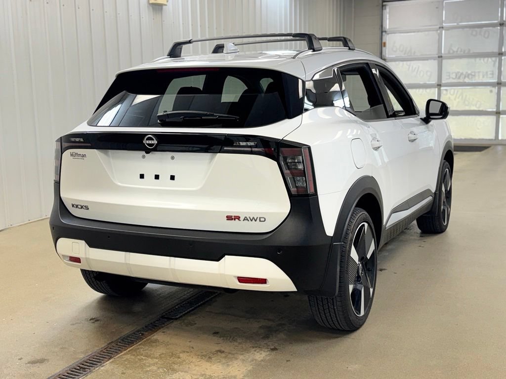 Used 2025 Nissan Kicks SR w/ Illumination Package AWD/4WD image 5