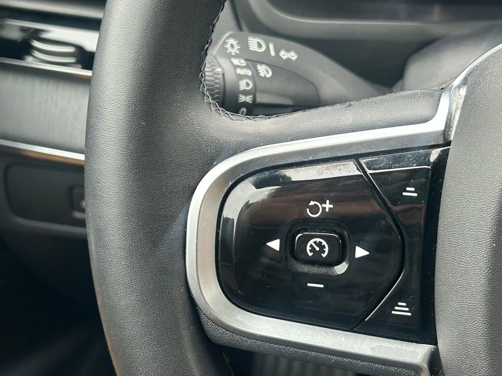 Used 2023 Volvo XC90 B6 Ultimate w/ Protection Package Premier image 23