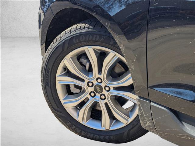 Used 2024 Ford Edge Titanium image 10