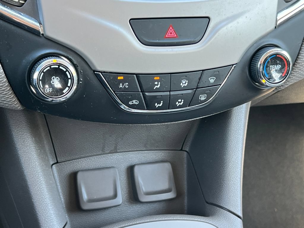 Used 2017 Chevrolet Cruze LS FWD image 21