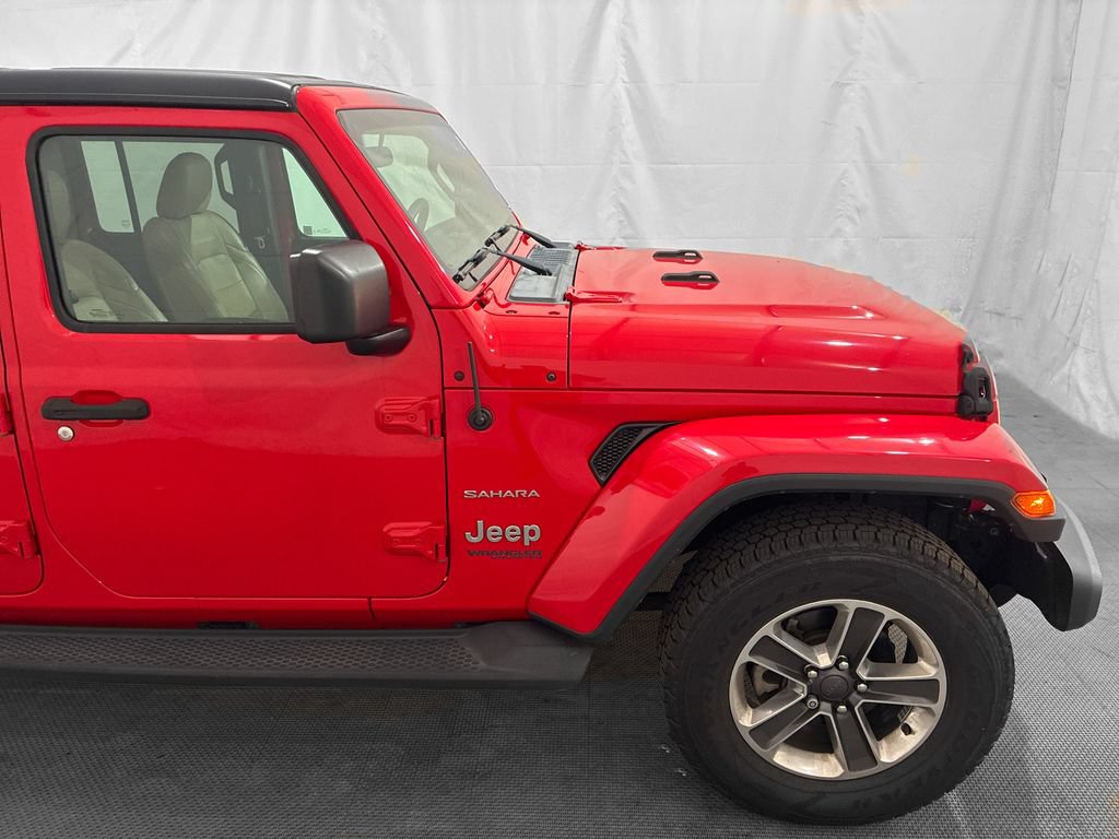 Used 2018 Jeep Wrangler Unlimited Sahara w/ Dual Top Group AWD/4WD image 7
