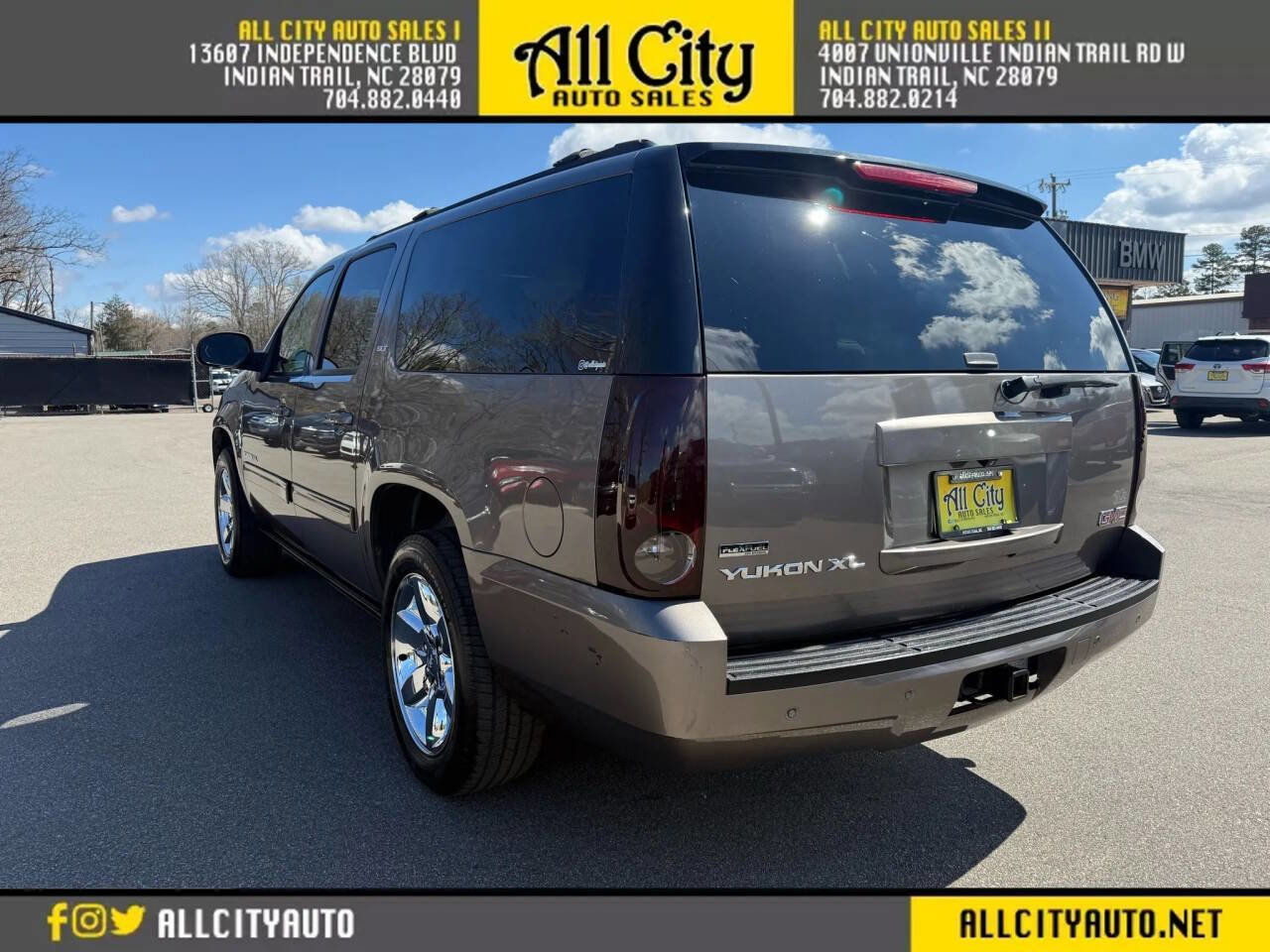 Used 2011 GMC Yukon XL SLT w/ SLT-2 Equipment Package RWD image 5